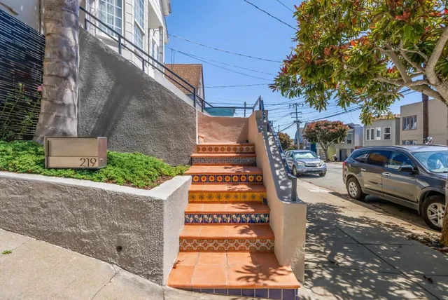 $1,398,000 | 219 Crescent Avenue, San Francisco, CA 94110