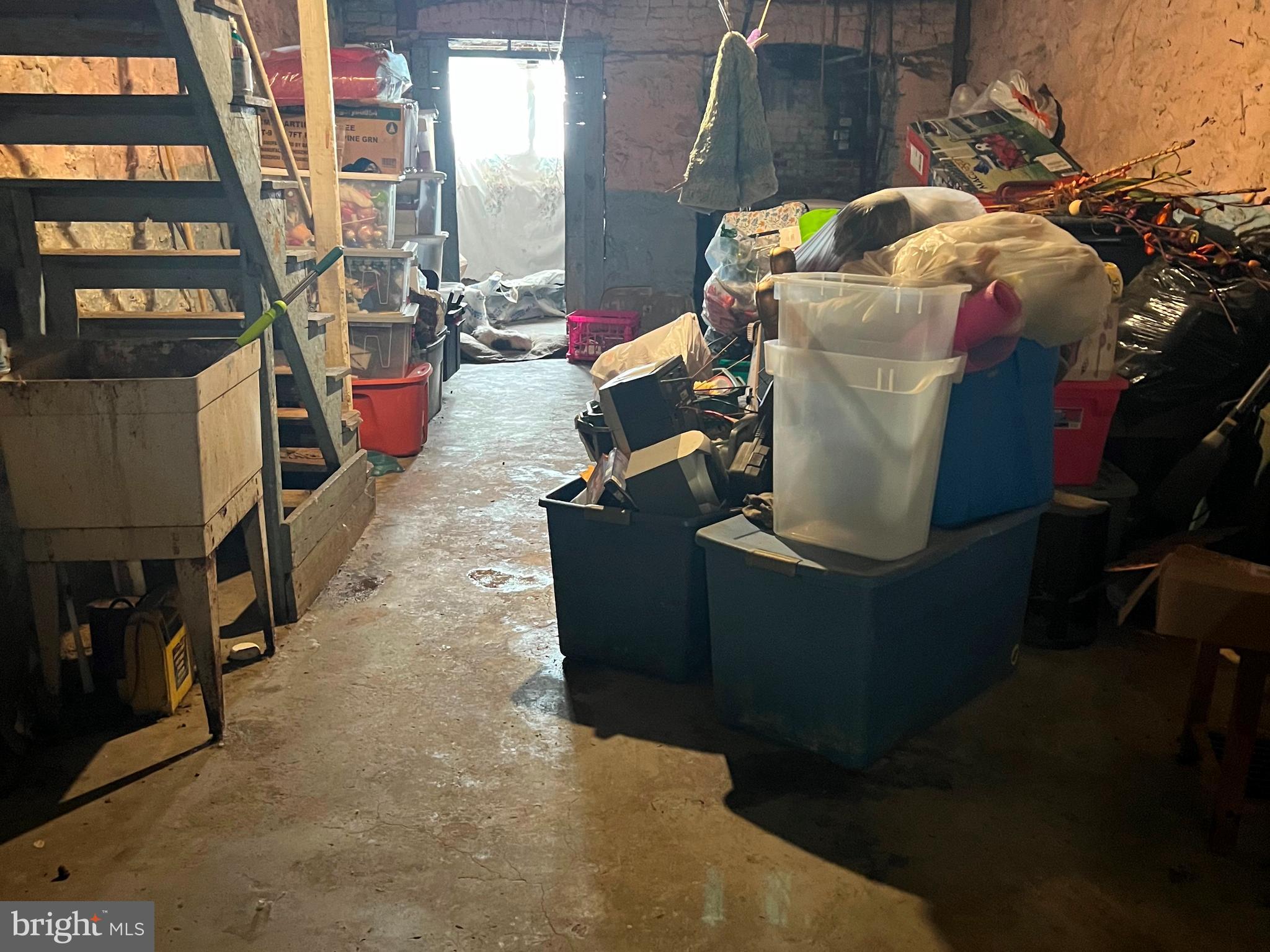 2926 Ellicott Driveway Baltimore, MD 21216 - Photo 3 of 11