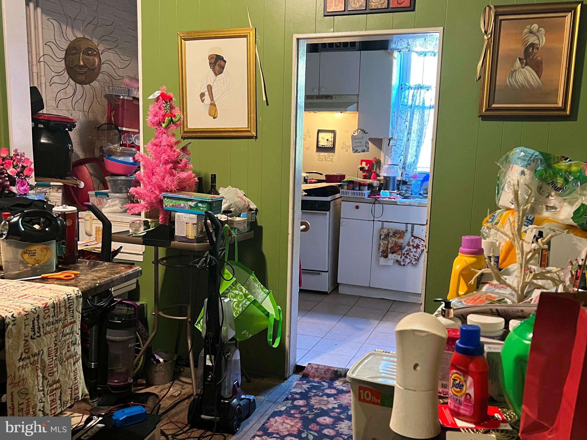 2926 Ellicott Driveway Baltimore, MD 21216 - Photo 5 of 11