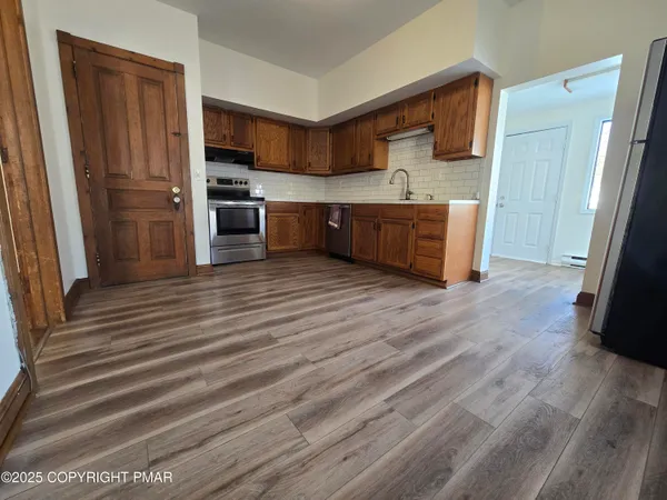 $2,200 | 146 Analomink Street, East Stroudsburg, PA 18301