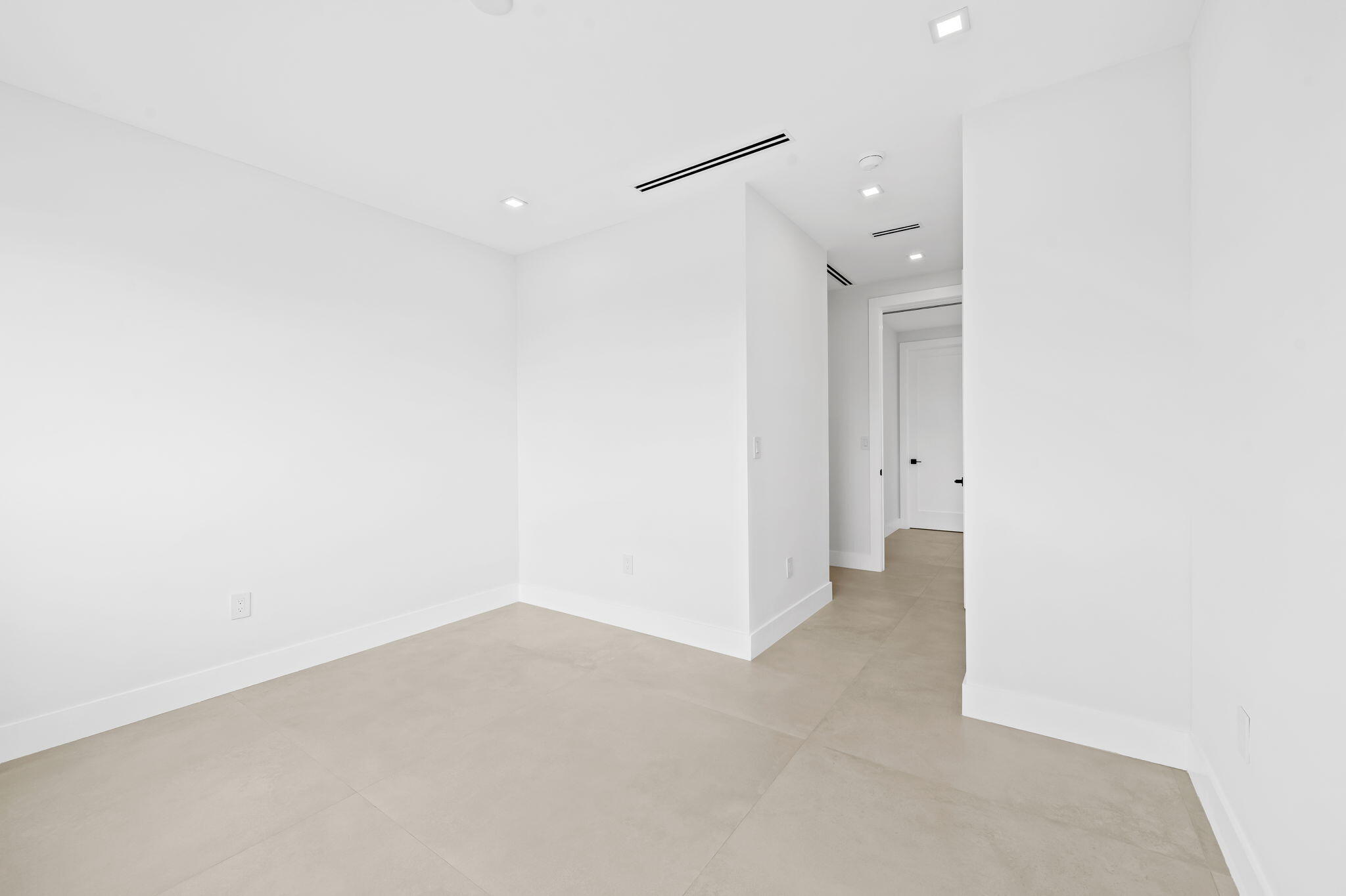 2324 Southwest 26th Street Miami, FL 33133 - Photo 31 of 45 a view of an empty room