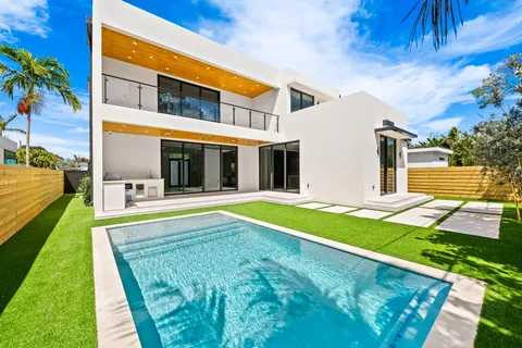 $3,350,000 | 2324 Southwest 26th Street, Miami, FL 33133