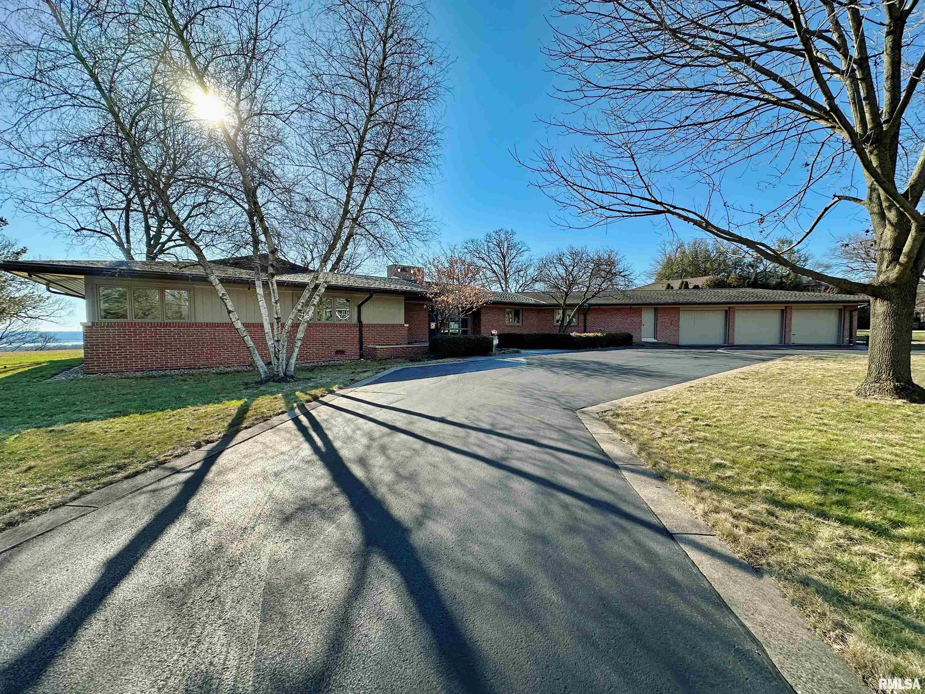 390 East High Point Road Peoria, IL 61614 - Photo 1 of 53 Gallery Image 1