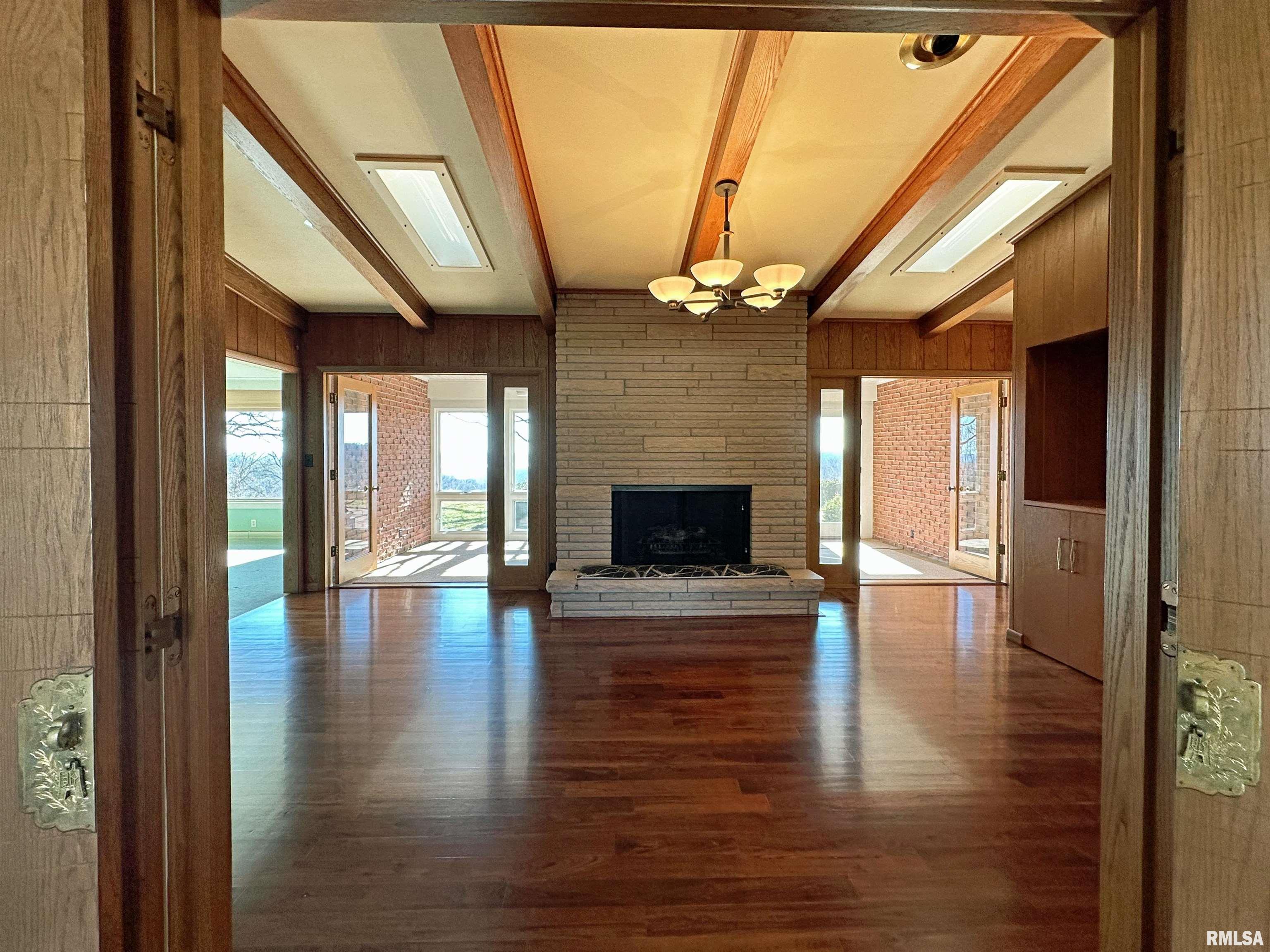 390 East High Point Road Peoria, IL 61614 - Photo 11 of 53 Gallery Image 11