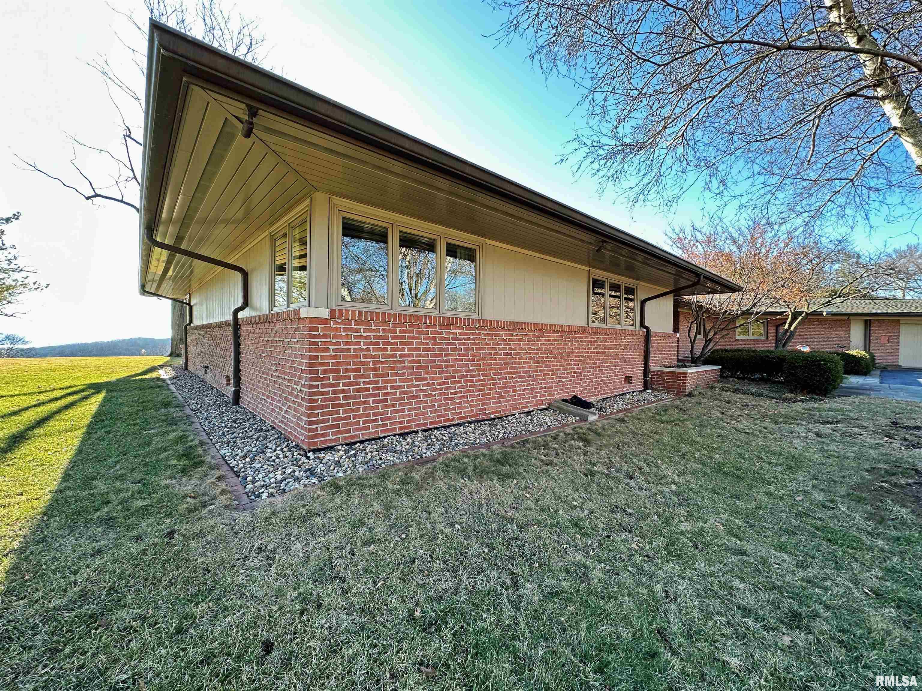 390 East High Point Road Peoria, IL 61614 - Photo 3 of 53 Gallery Image 3