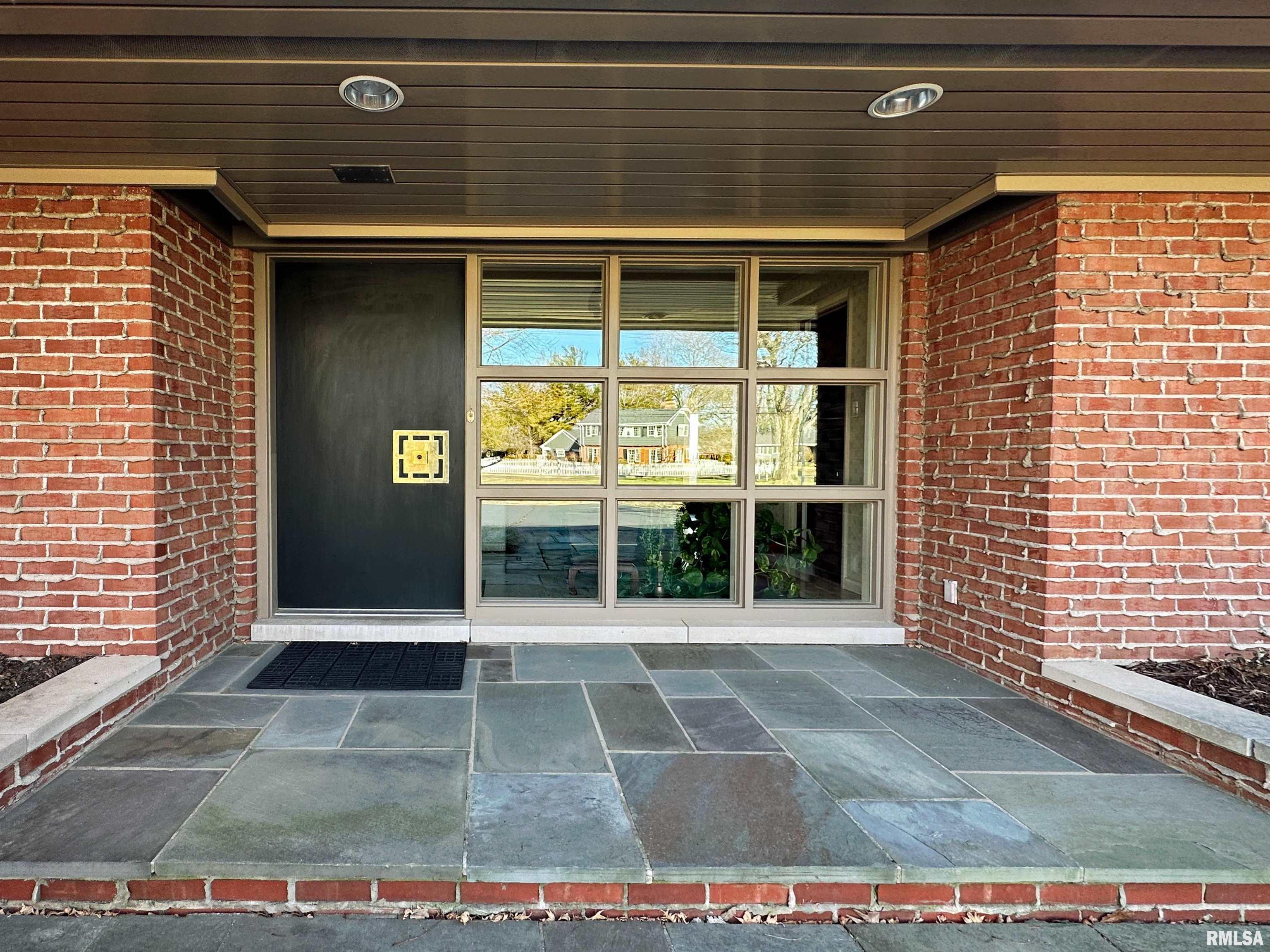 390 East High Point Road Peoria, IL 61614 - Photo 6 of 53 Gallery Image 6