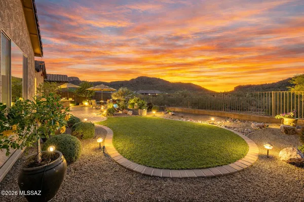 $999,999 | 8489 North Lone Ranger Road, Tucson, AZ 85743