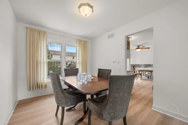 $465,000 | 2512 Leach Drive, Naperville, IL 60564