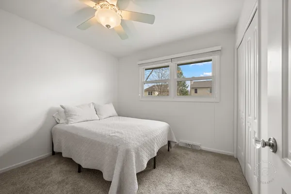 $465,000 | 2512 Leach Drive, Naperville, IL 60564