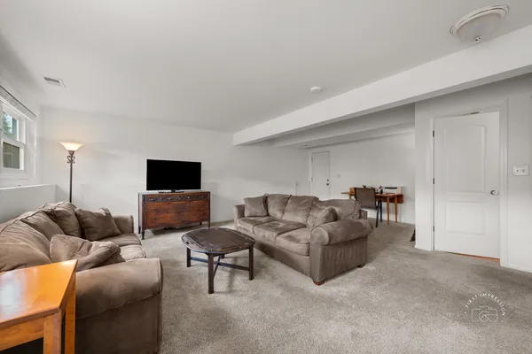 $465,000 | 2512 Leach Drive, Naperville, IL 60564