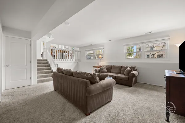 $465,000 | 2512 Leach Drive, Naperville, IL 60564