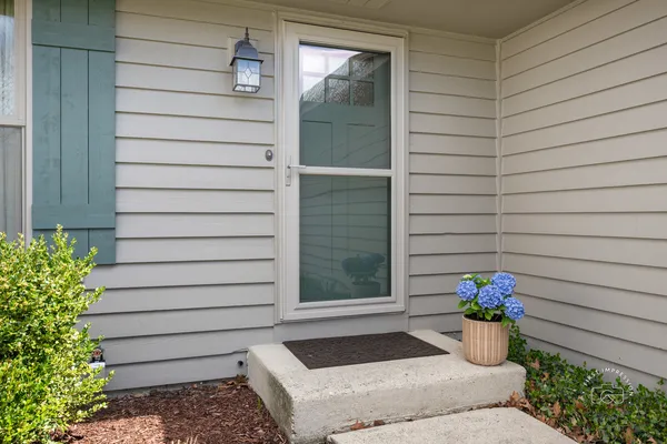 $465,000 | 2512 Leach Drive, Naperville, IL 60564