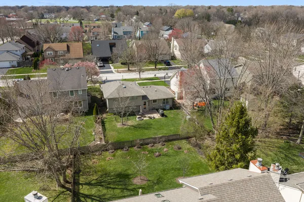 $465,000 | 2512 Leach Drive, Naperville, IL 60564