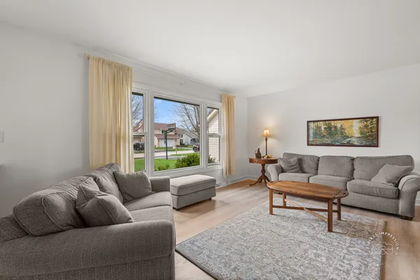 $465,000 | 2512 Leach Drive, Naperville, IL 60564