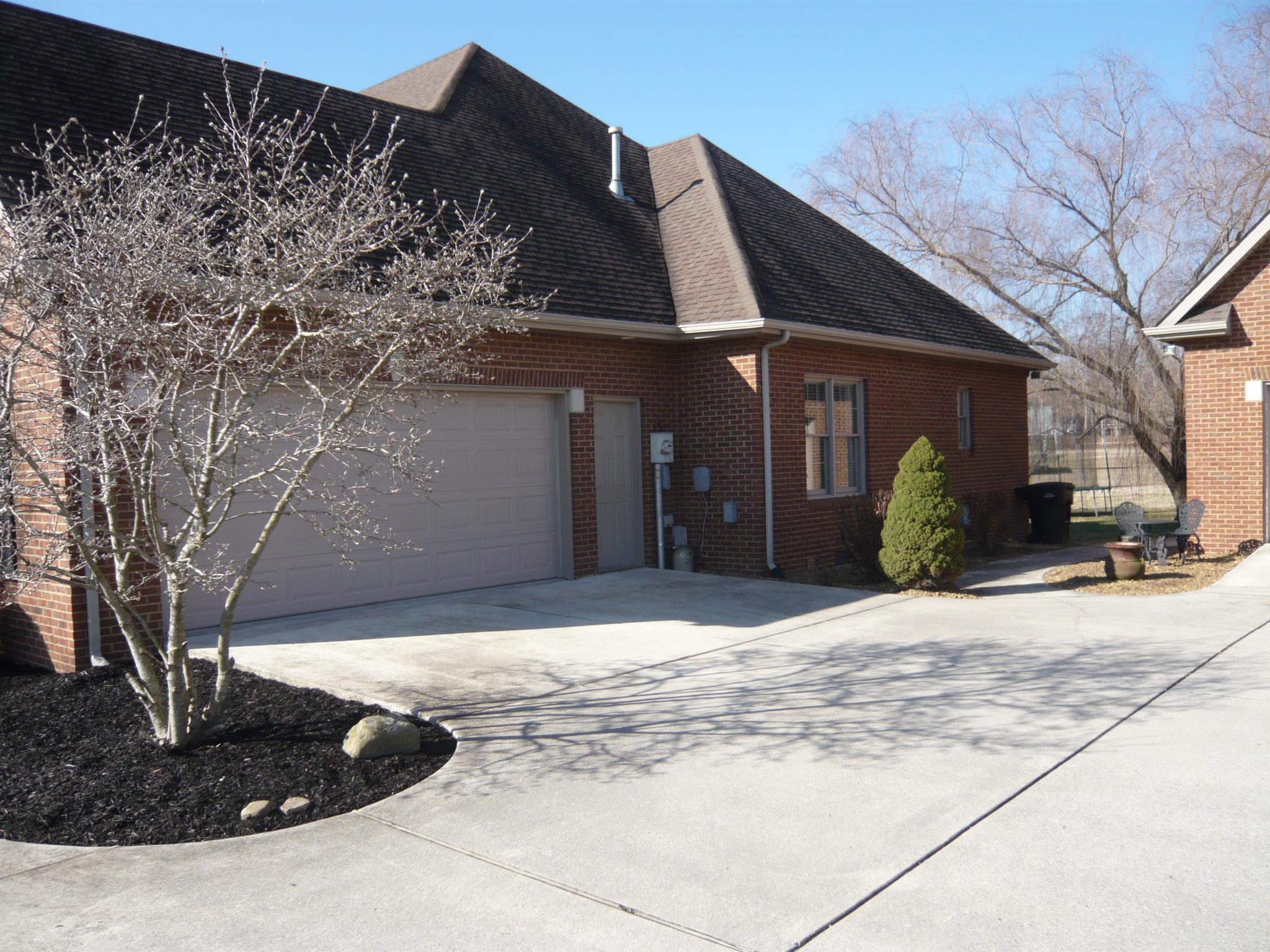 109 Hunters Point Tullahoma, TN 37388 - Photo 3 of 29 Gallery Image 3