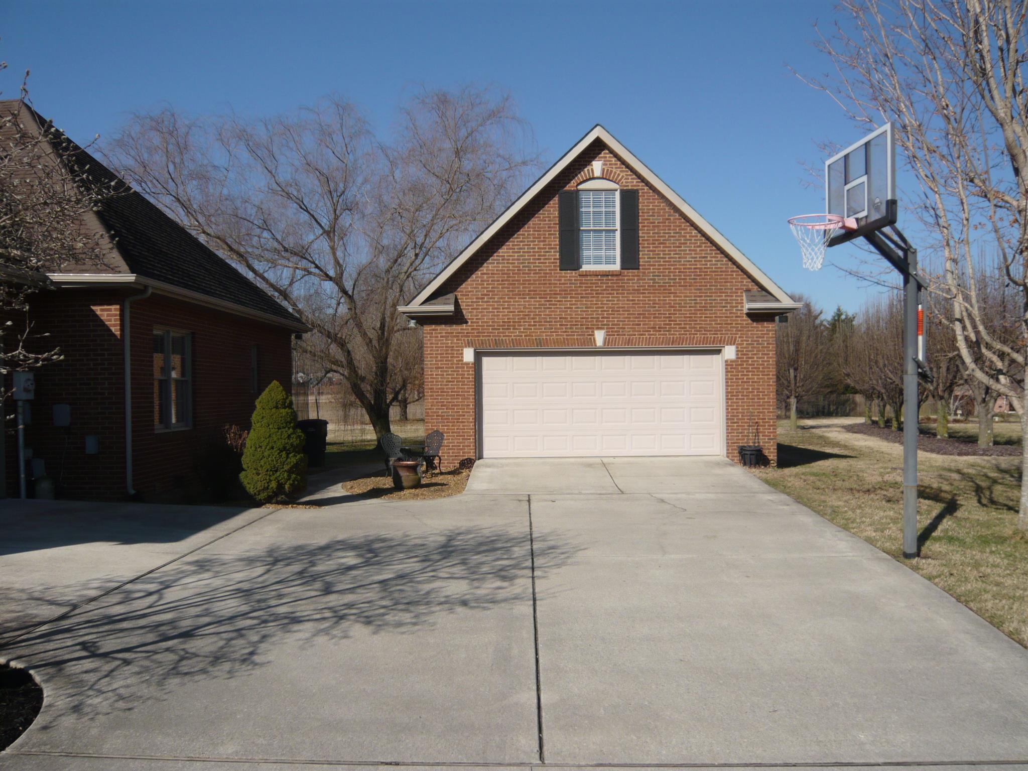 109 Hunters Point Tullahoma, TN 37388 - Photo 4 of 29 Gallery Image 4