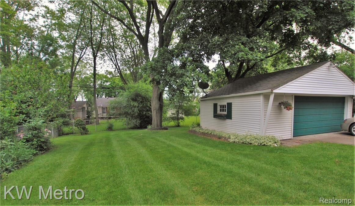3635 Rockingham Road Royal Oak, MI 48073 - Photo 42 of 42 37.JPG
