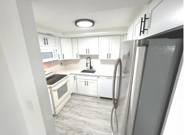 $215,000 | 1060 Crystal Lake Drive, Unit 101, Deerfield Beach, FL 33073