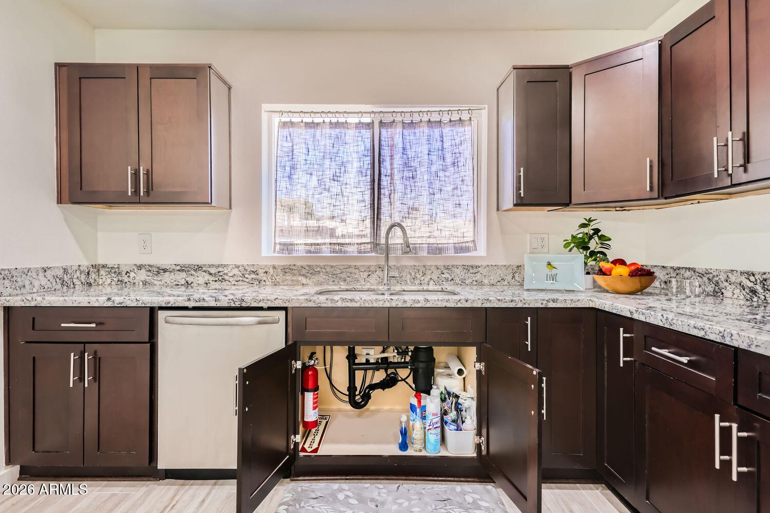 800 West Howe Street Tempe, AZ 85281 - Photo 19 of 59 kitchen