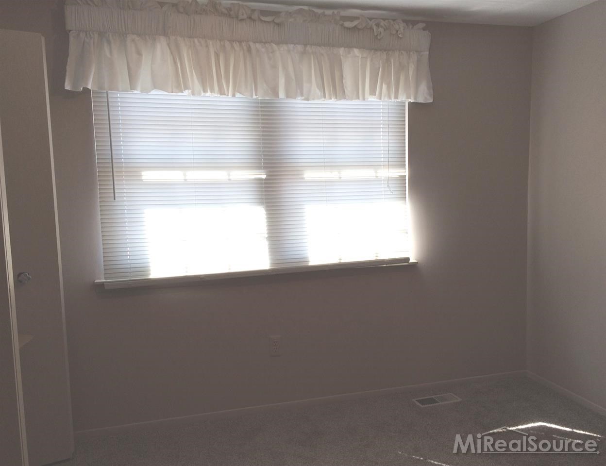896 Dressler Lane Rochester Hills, MI 48307 - Photo 15 of 27