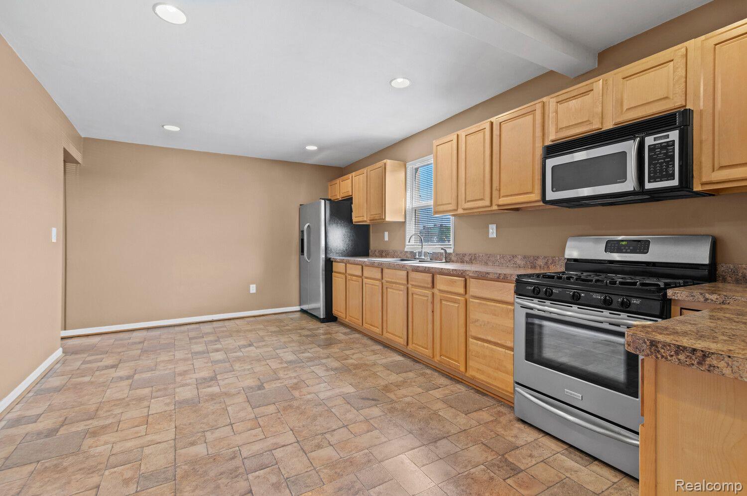 20051 Pennsylvania Road Riverview, MI 48193 - Photo 6 of 16 Gallery Image 6