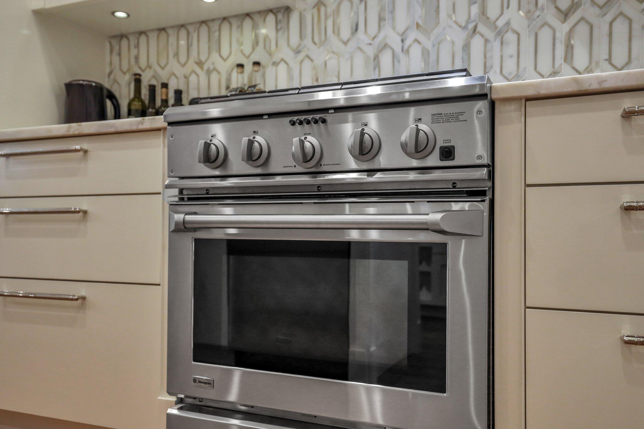 1621 Grey Marsh Road Mount Pleasant, SC 29466 - Photo 20 of 65 GE Monogram Gas range/oven