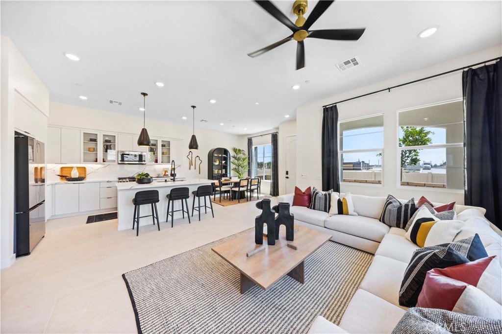 22025 Florence Circle Walnut, CA 91789 - Photo 4 of 30