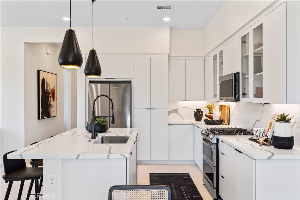 22025 Florence Circle Walnut, CA 91789 - Photo 7 of 30