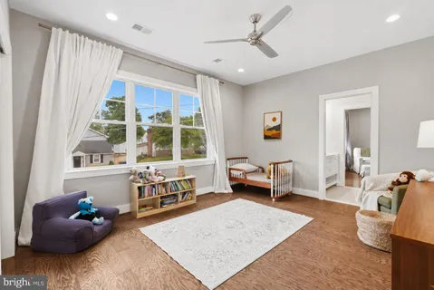 $1,250,000 | 6804 Farragut Avenue, Falls Church, VA 22042