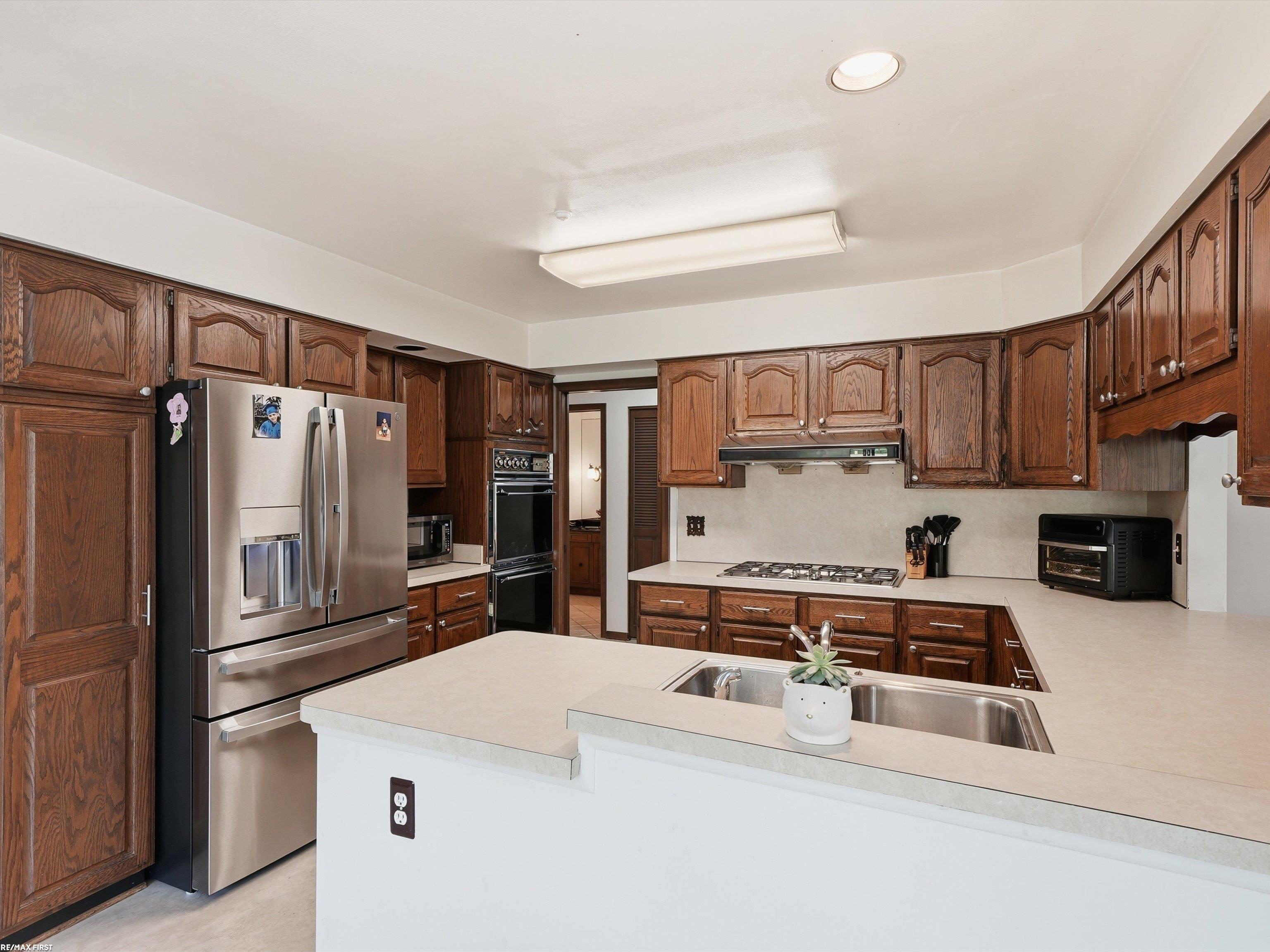 4677 Rolling Ridge Road West Bloomfield, MI 48323 - Photo 26 of 76