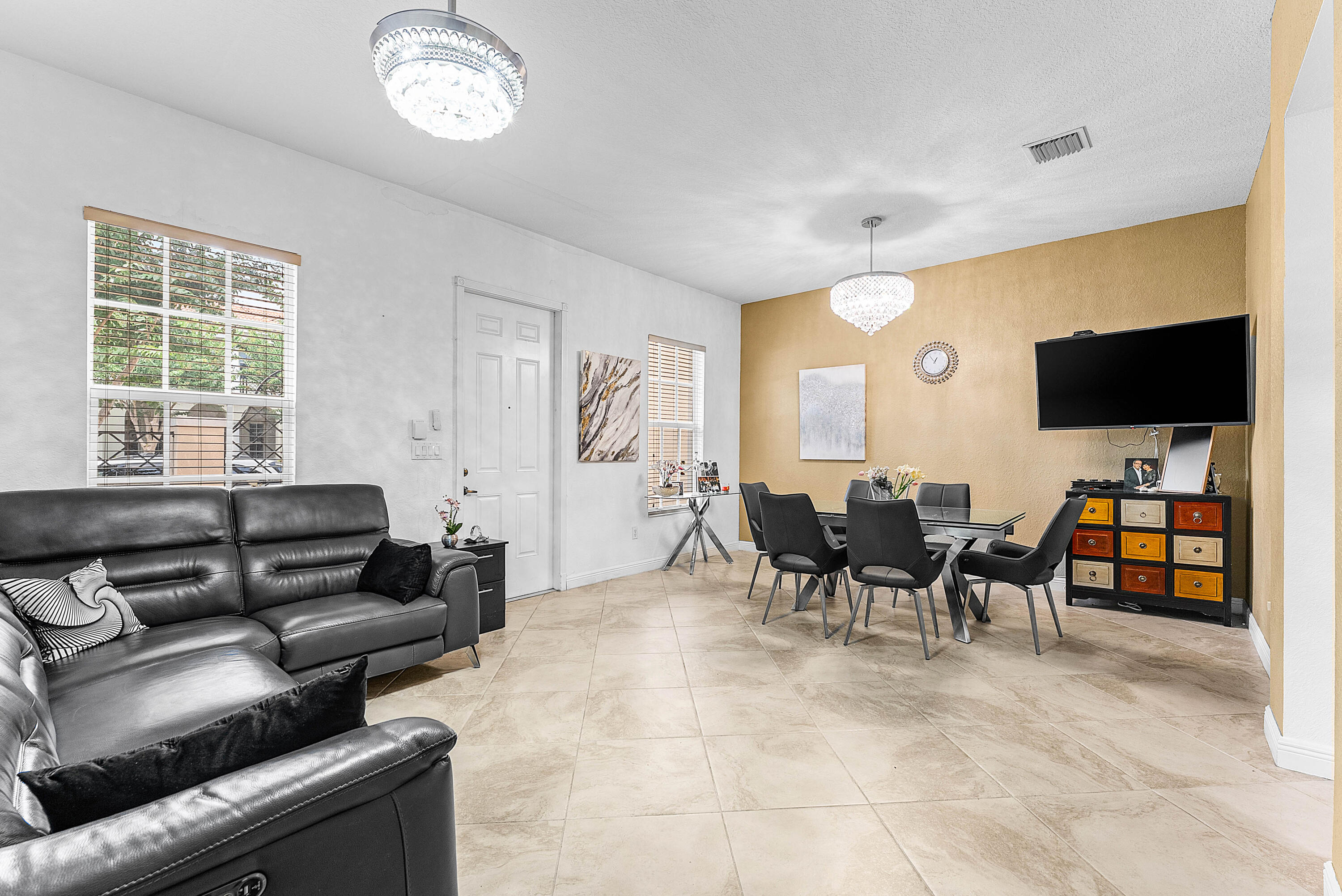 8309 Northwest 8th Way Boca Raton, FL 33487 - Photo 5 of 43 007-8309Northwest8thTerrace-BocaRaton-FL
