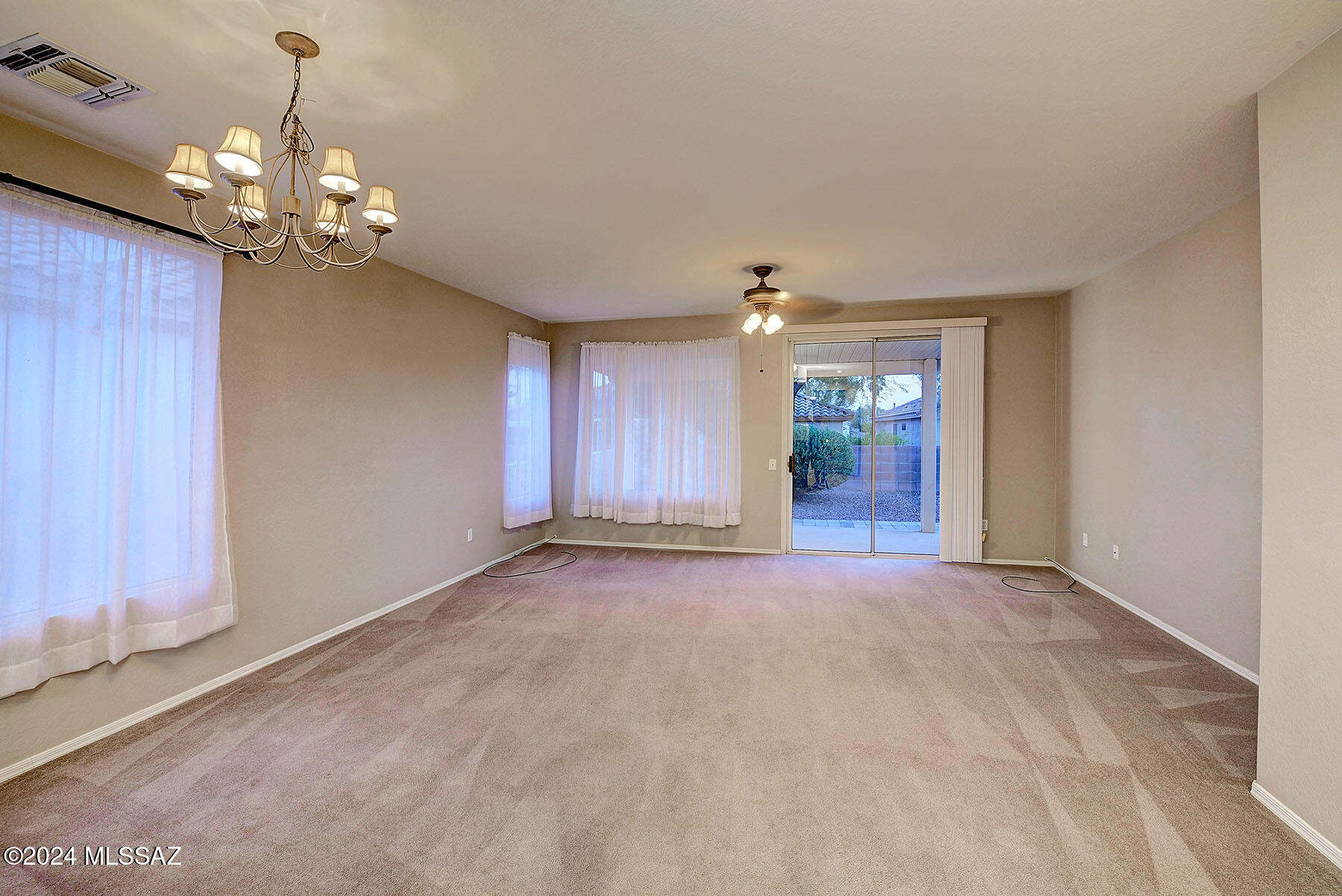 7632 West Amber Ridge Way Tucson, AZ 85743 - Photo 5 of 23