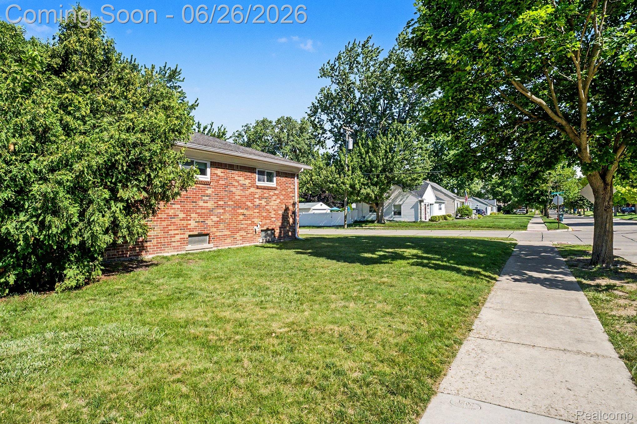 1209 Massoit Road Clawson, MI 48017 - Photo 21 of 25 018_file_2829.jpg