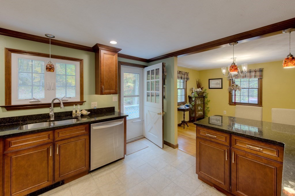 21 Beebe Road Monson, MA 01057 - Photo 4 of 42