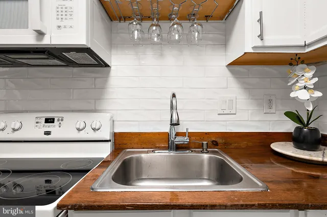 $199,000 | 106 Talbot Street, Unit 104, Ocean City, MD 21842