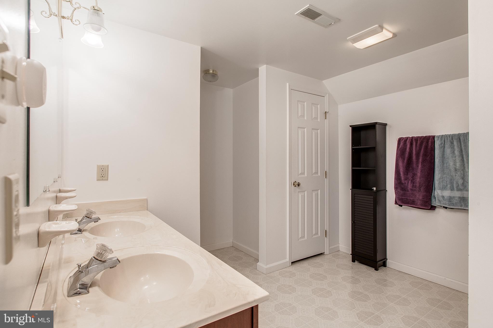 3926 Valley View Road Middletown, MD 21769 - Photo 26 of 73 Second floor full bath