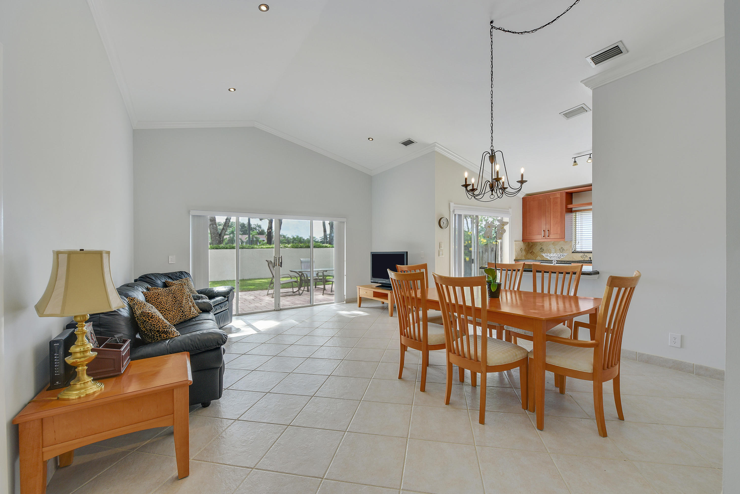 22384 Overture Circle Boca Raton, FL 33428 - Photo 3 of 31 22384 Overture Cir Boca Raton-print-018-