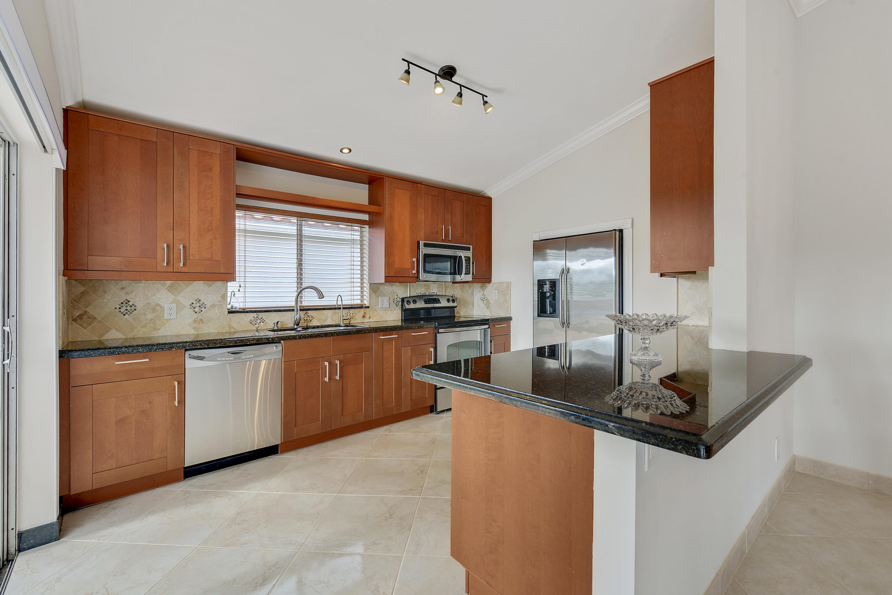 22384 Overture Circle Boca Raton, FL 33428 - Photo 8 of 31 22384 Overture Cir Boca Raton-print-022-