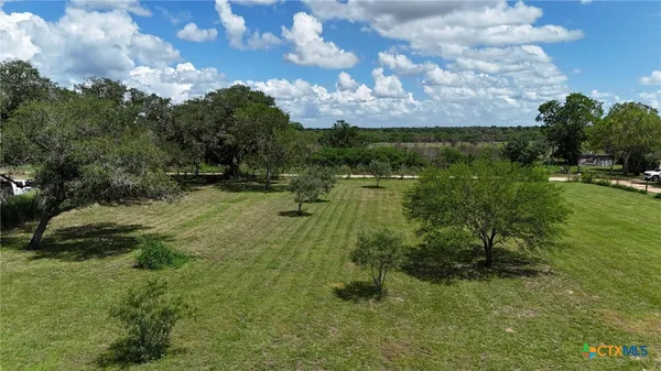 $75,000 | 201 Elwood Street, Yoakum, TX 77995