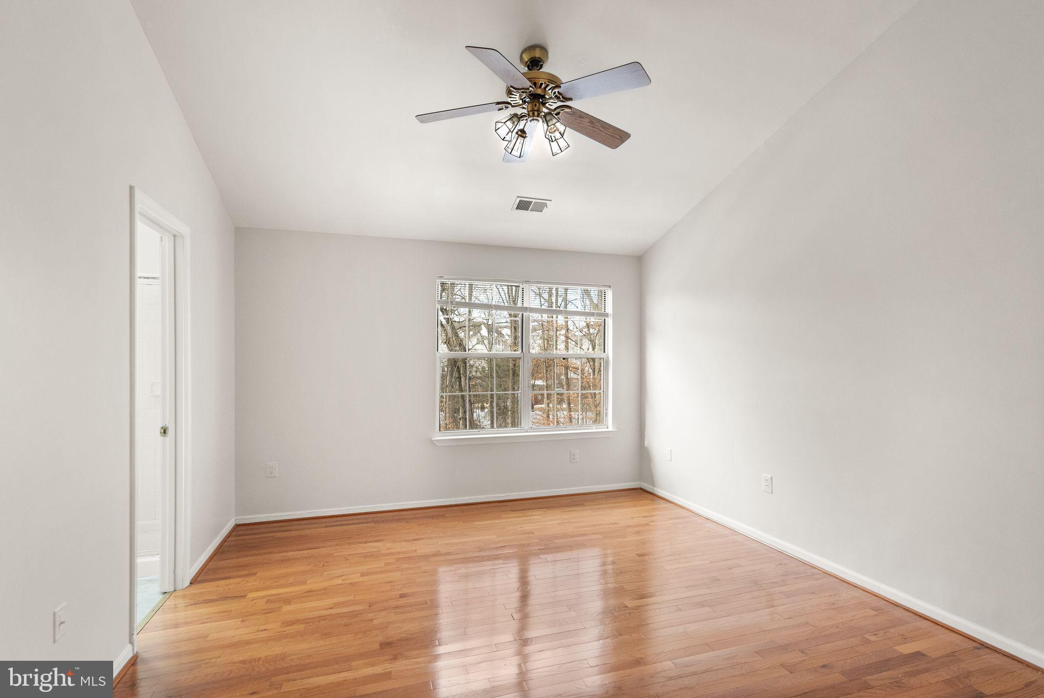 47621 Comer Square Sterling, VA 20165 - Photo 32 of 81 LUXURIOUS PRIMARY BEDROOM