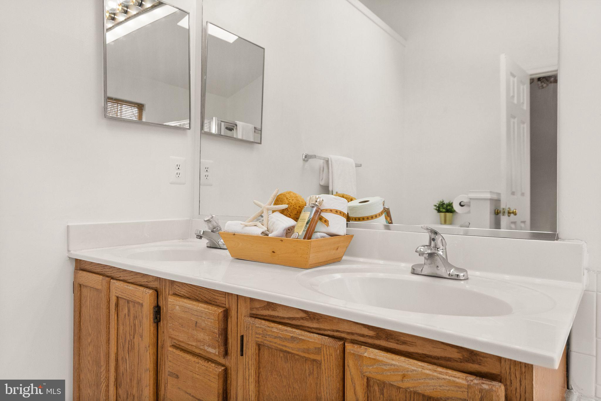 47621 Comer Square Sterling, VA 20165 - Photo 39 of 81 MEDICINE CHEST