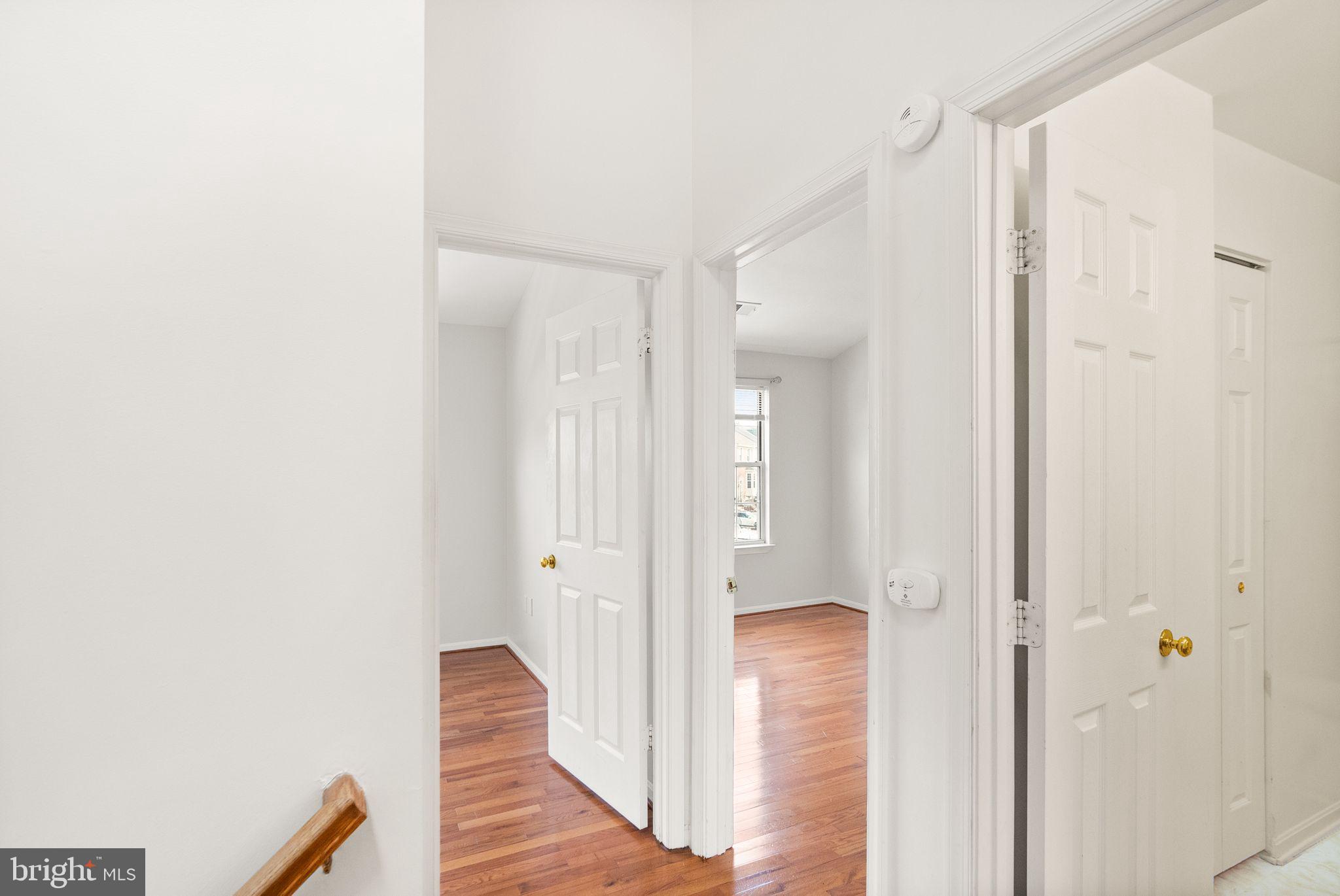 47621 Comer Square Sterling, VA 20165 - Photo 43 of 81 VAULTED CEILINGS & CEILING FANS IN BEDRMS