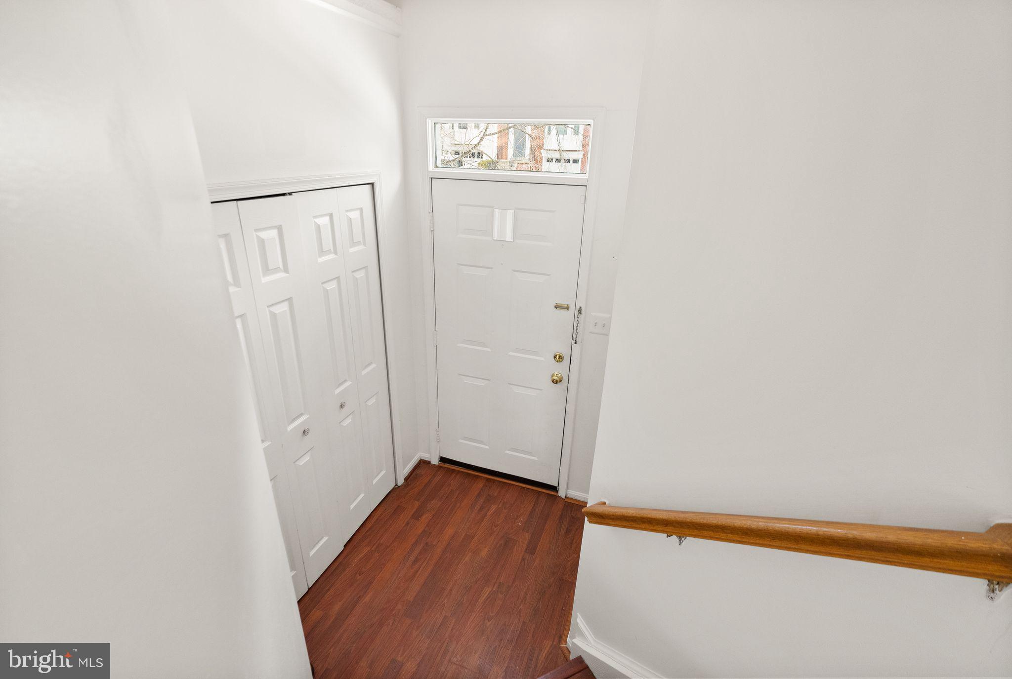 47621 Comer Square Sterling, VA 20165 - Photo 5 of 81 FOYER