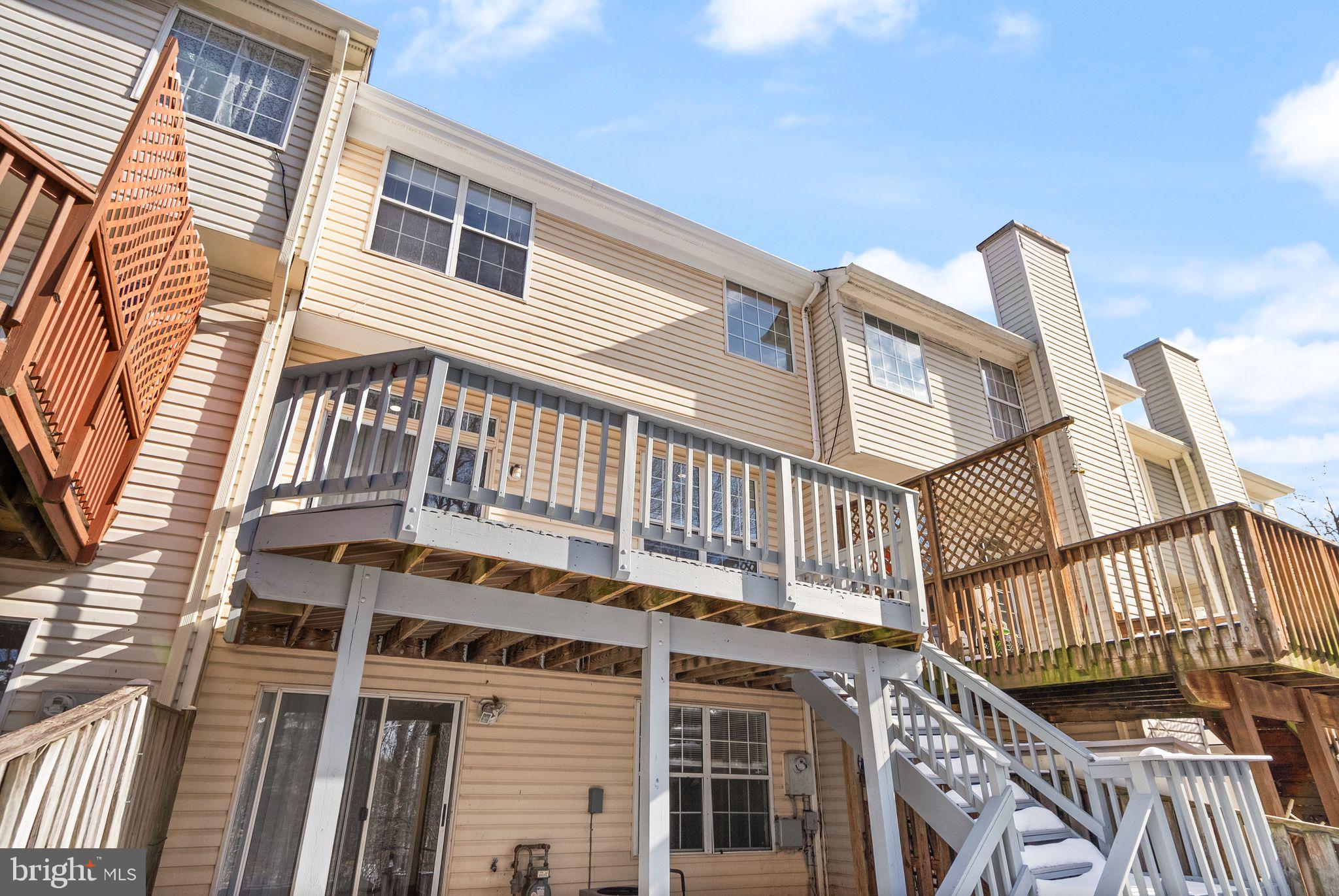 47621 Comer Square Sterling, VA 20165 - Photo 76 of 81 NEW TREX DECK VIEW4