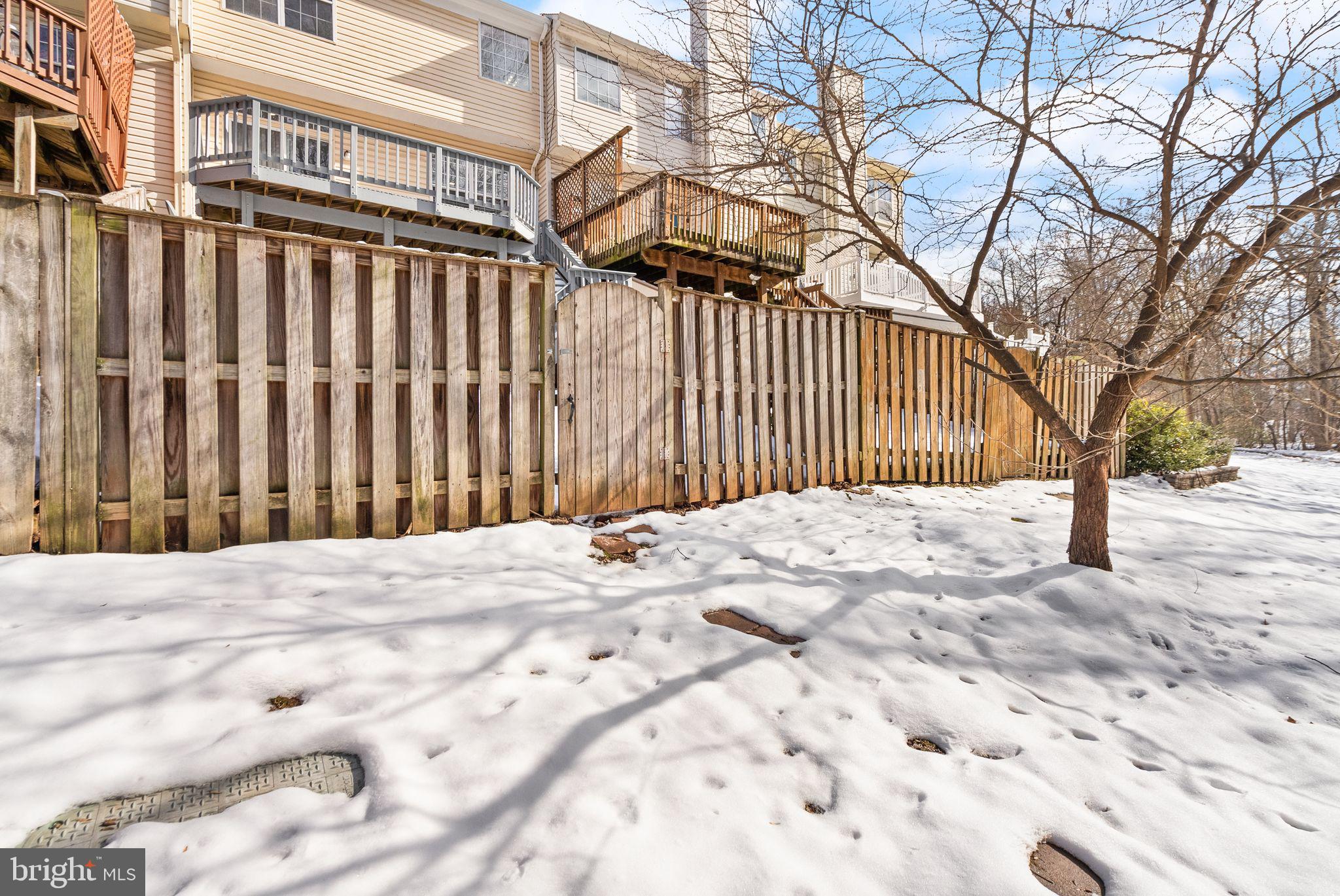 47621 Comer Square Sterling, VA 20165 - Photo 78 of 81 FENCED BACKYARD