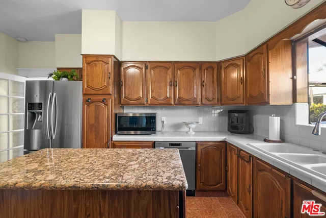 $1,700,000 | 1558 North Kenmore Avenue, Los Angeles, CA 90027