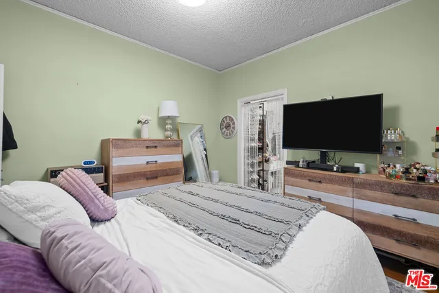 $1,700,000 | 1558 North Kenmore Avenue, Los Angeles, CA 90027