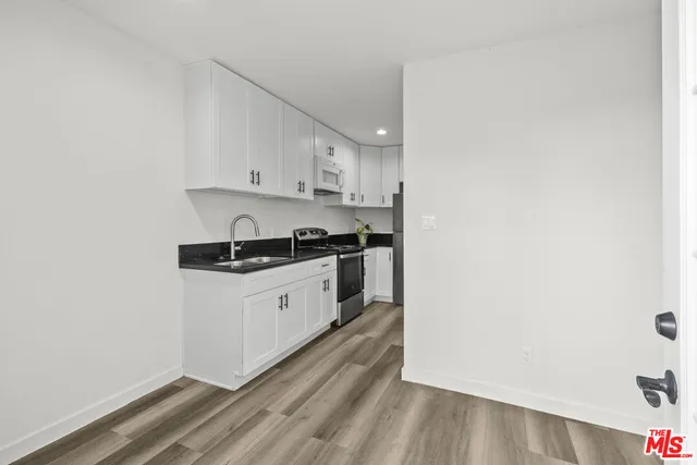 $1,700,000 | 1558 North Kenmore Avenue, Los Angeles, CA 90027