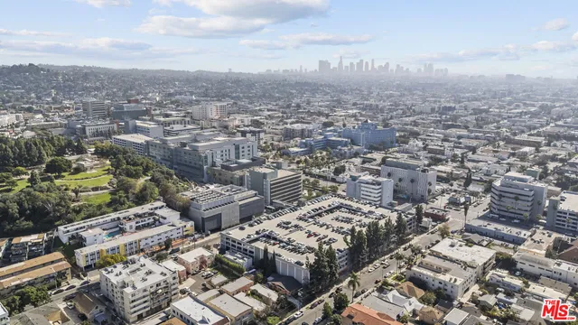 $1,700,000 | 1558 North Kenmore Avenue, Los Angeles, CA 90027