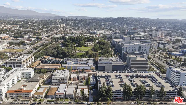 $1,700,000 | 1558 North Kenmore Avenue, Los Angeles, CA 90027